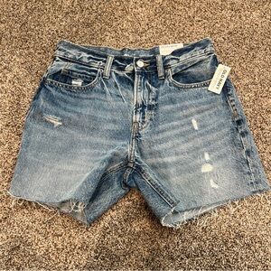 NWT Old Navy Women’s Blue Denim Shorts High Rise Slouchy Straight 4